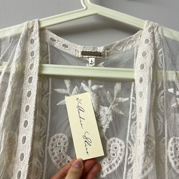 Amber Skies Bohemian style sleeveless long vest beachwear embroidered cream - Picture 6 of 9